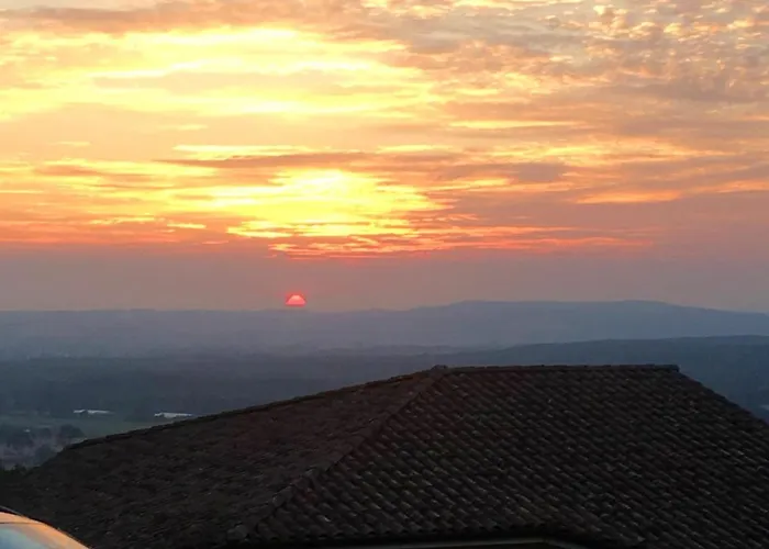 Villa De 4 Chambres A Montjoire Avec Magnifique Vue Sur La Montagne Piscine Privee Jardin Amenage foto