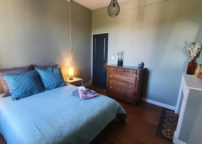 Le Repaire Des Ours Bed & Breakfast Saleich photo