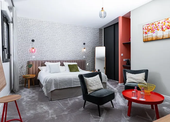 En Marge Hotel Aureville photo