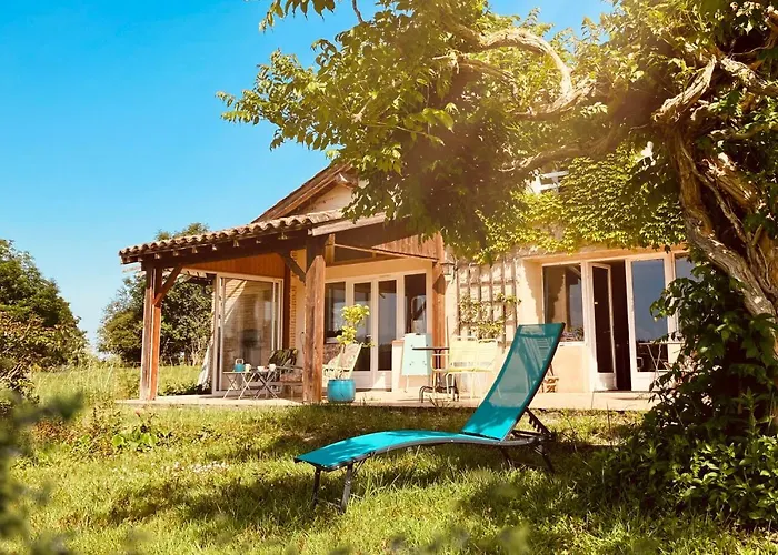 Le Repaire De La Reveuse Bed & Breakfast Saint-Frajou photo