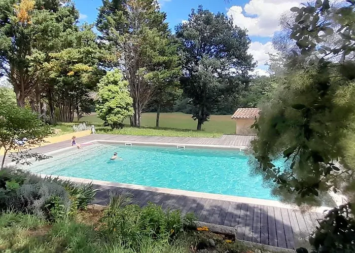 صورة مبيت وإفطار Pouylebon Domaine De Calabel