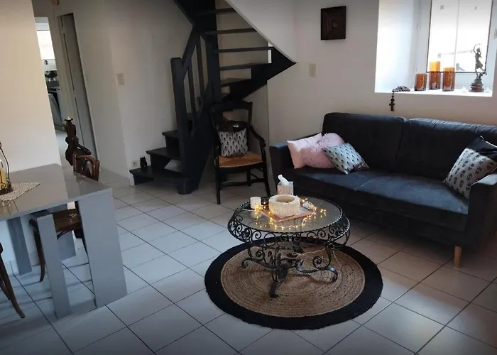 Chez Chacha Villa Saint-Christophe-Vallon képek