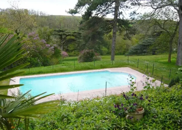 صورة فيلا Manoir Historique Avec Piscine Pres De Gibel