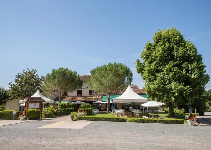 Logis Hotel Et Restaurant La Bombardiere Cuq-Toulza photo