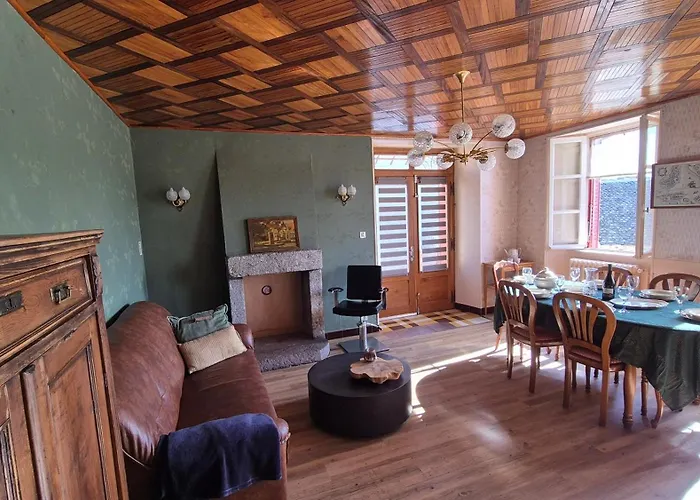 Maison La Vie De L'Aubrac - Gite Lo Bel Peis Saint-Symphorien-de-Thenieres foto