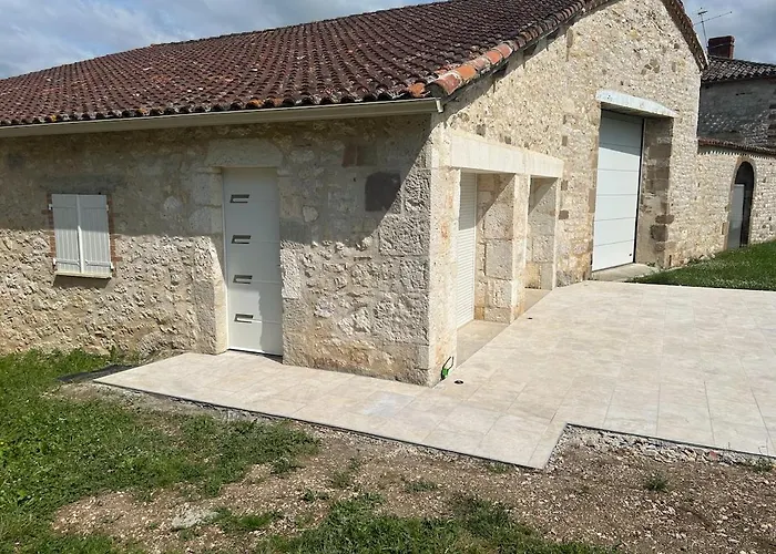 Appartement Rdc A La Campagne Virac foto