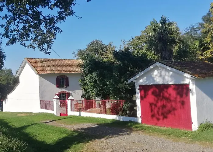 Petite Maison Dans Les Bois Villefranque の写真
