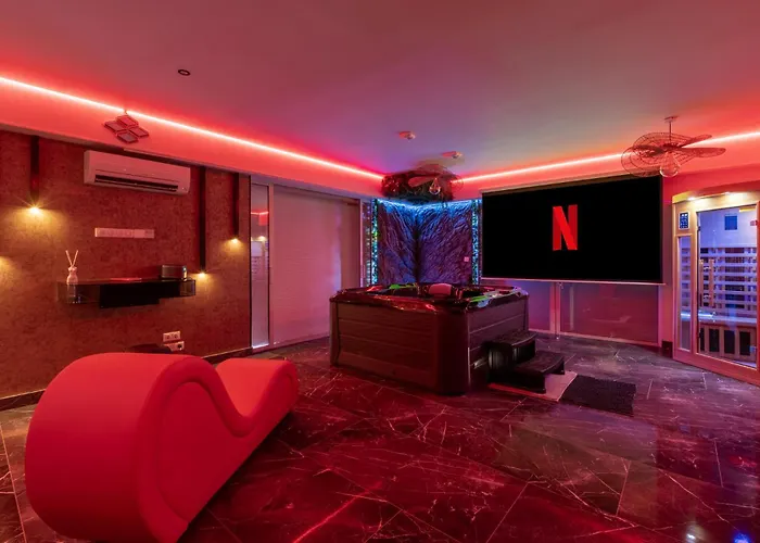 L'Horizon - Suite Romantique Avec Jacuzzi, Sauna, Piscine & Video Projecteur Vieille-Toulouse photo