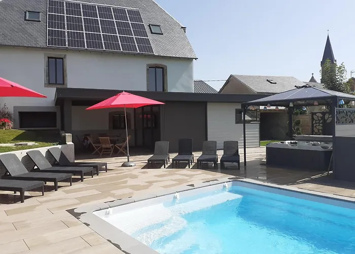 foto di GITE DE L'AUTAN - Villa 8 pers-4 salles de bain indépendantes, piscine chauffée et Spa Durenque