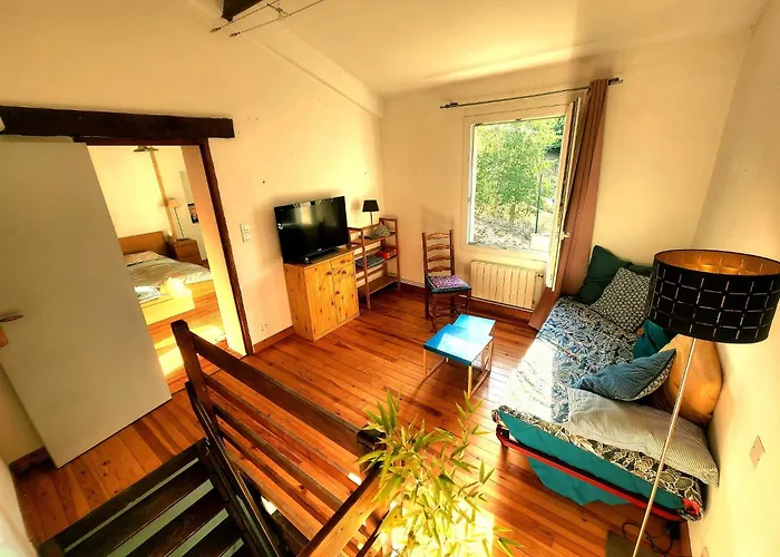 fotos do Charming Brickyard Cottage Near A Lock Ayguesvives