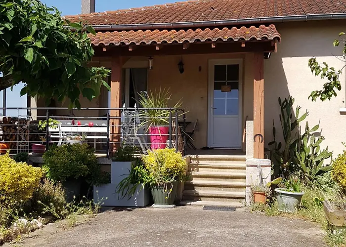 Maison De Campagne Fénols képek