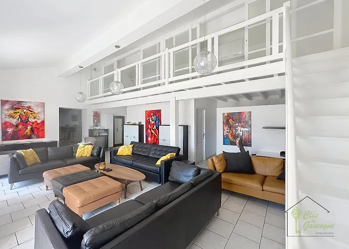 T6 Unique, Chic And Artistic With Large Terrace Apartman Condom képek