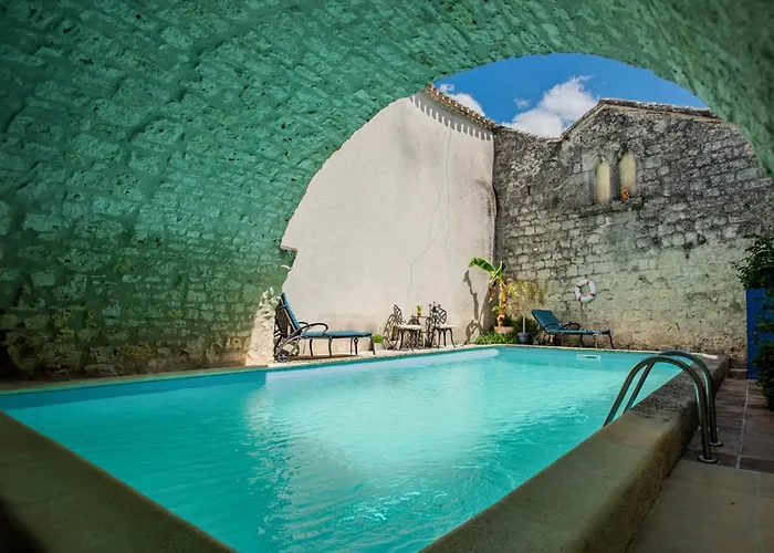 Photo de Villa Les Roches De Roquecor