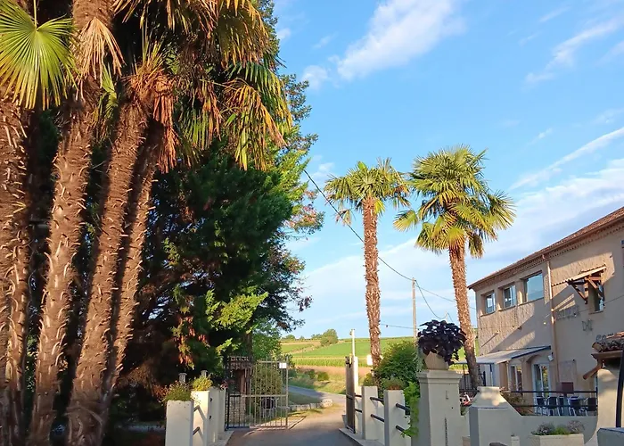 Au Moulin Du Comte - En Gite Bourrouillan photo