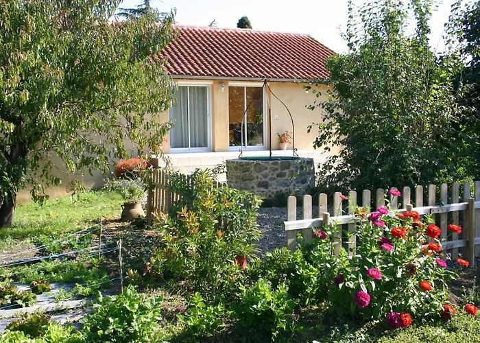 Фото Gite De Caractere Au Nan Juillac 
