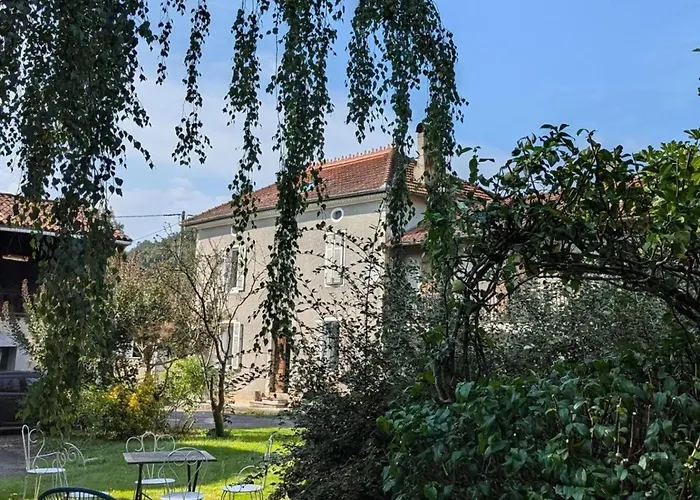 Фото Maison Independante Pres D'Izaut-De-L'Hotel Avec Jardin