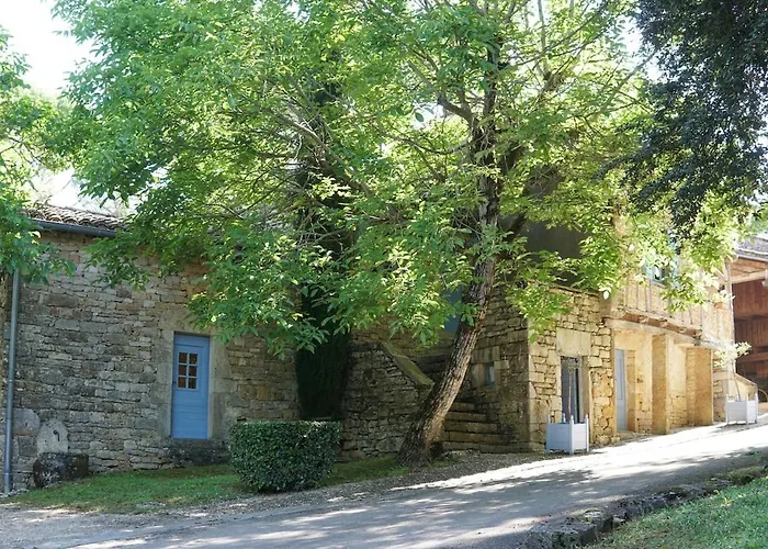 Photo de Le Romantique - cottage with pool for couples Espinas