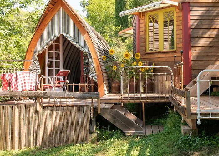 Photo de Appartement Les roulottes de Rita Le poulailler à Verfeil-sur-Seye