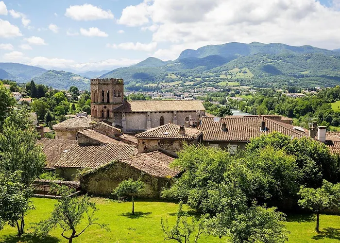 Terres De France - Domaine Du Palais Aparthotel Saint-Lizier foto