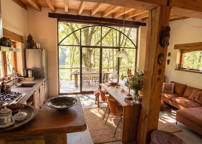 foto di Maison Du Lac Rivage I Bord Du Lac, Sauna & Bain Nordique Castelnau-de-Mandailles