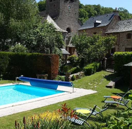 Logis Hotel Restaurant L'Auberge Du Chateau Muret-le-Chateau photo