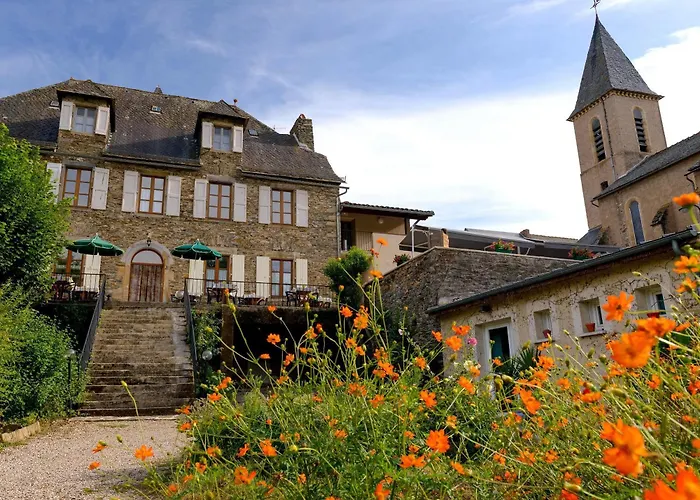 Logis Hotels - Hostellerie Des Lauriers - Hotel Et Restaurant Alban photo