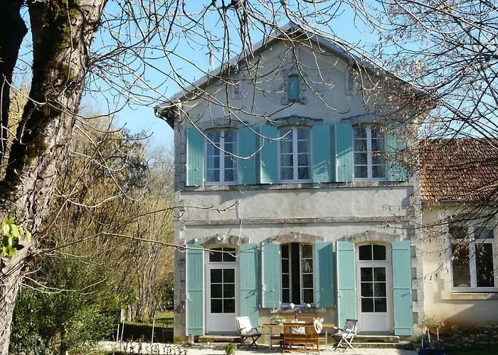 French Holiday Home In Grezels With Terrace And Country Views 사진